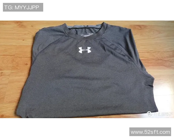 足球行头的时尚潮流与运动装备的完美结合探讨